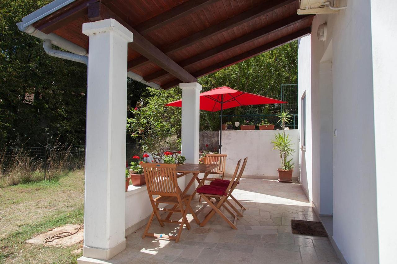 Ferienwohnung Viridis Pula Exterior foto