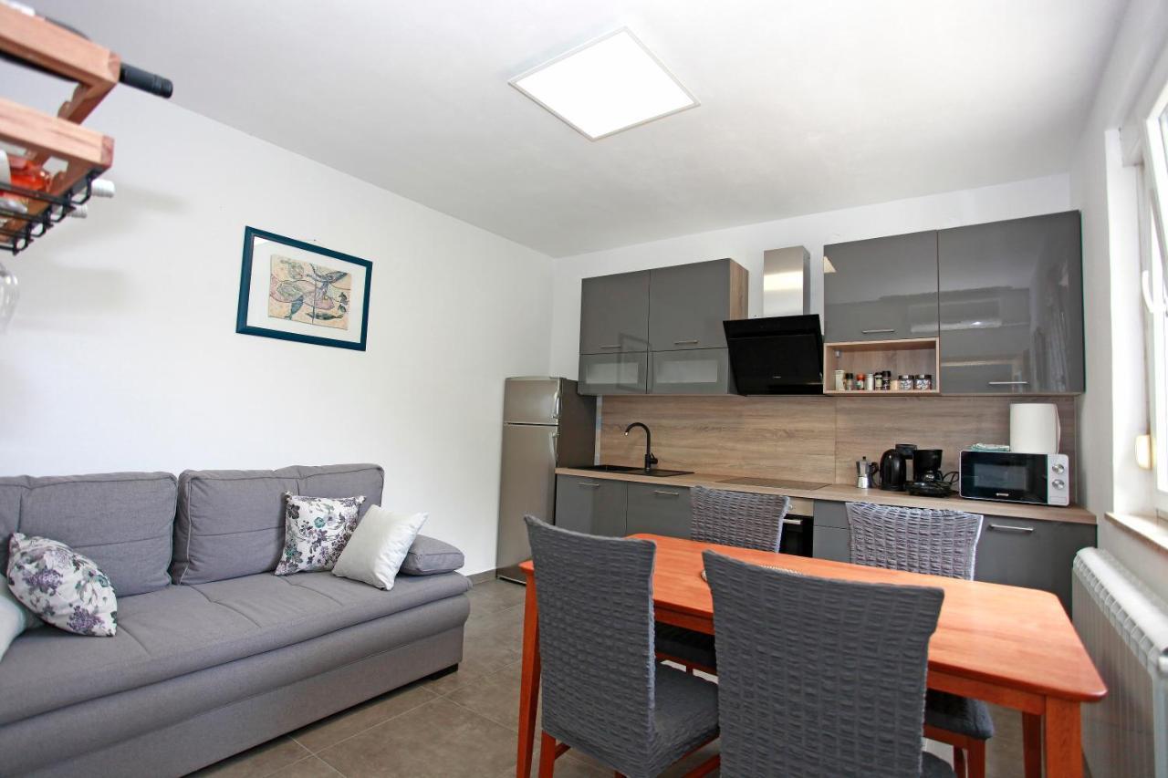 Ferienwohnung Viridis Pula Exterior foto