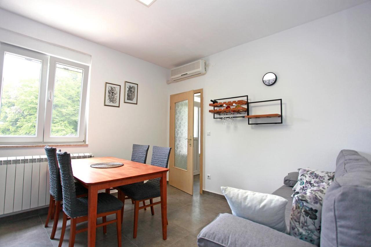 Ferienwohnung Viridis Pula Exterior foto